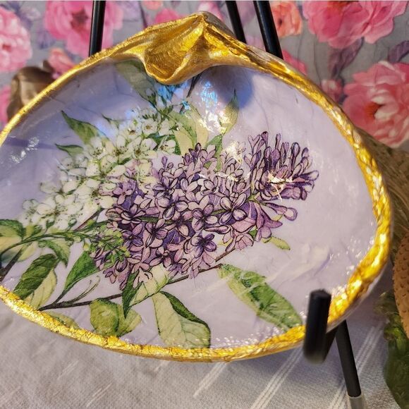DECOUPAGE CLAM SHELL DECOUPAGE TRINKET DISH WITH FLOWERS - Picture 3 of 9